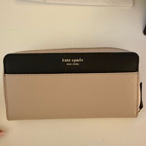 Kate Spade Black and Tan Wallet